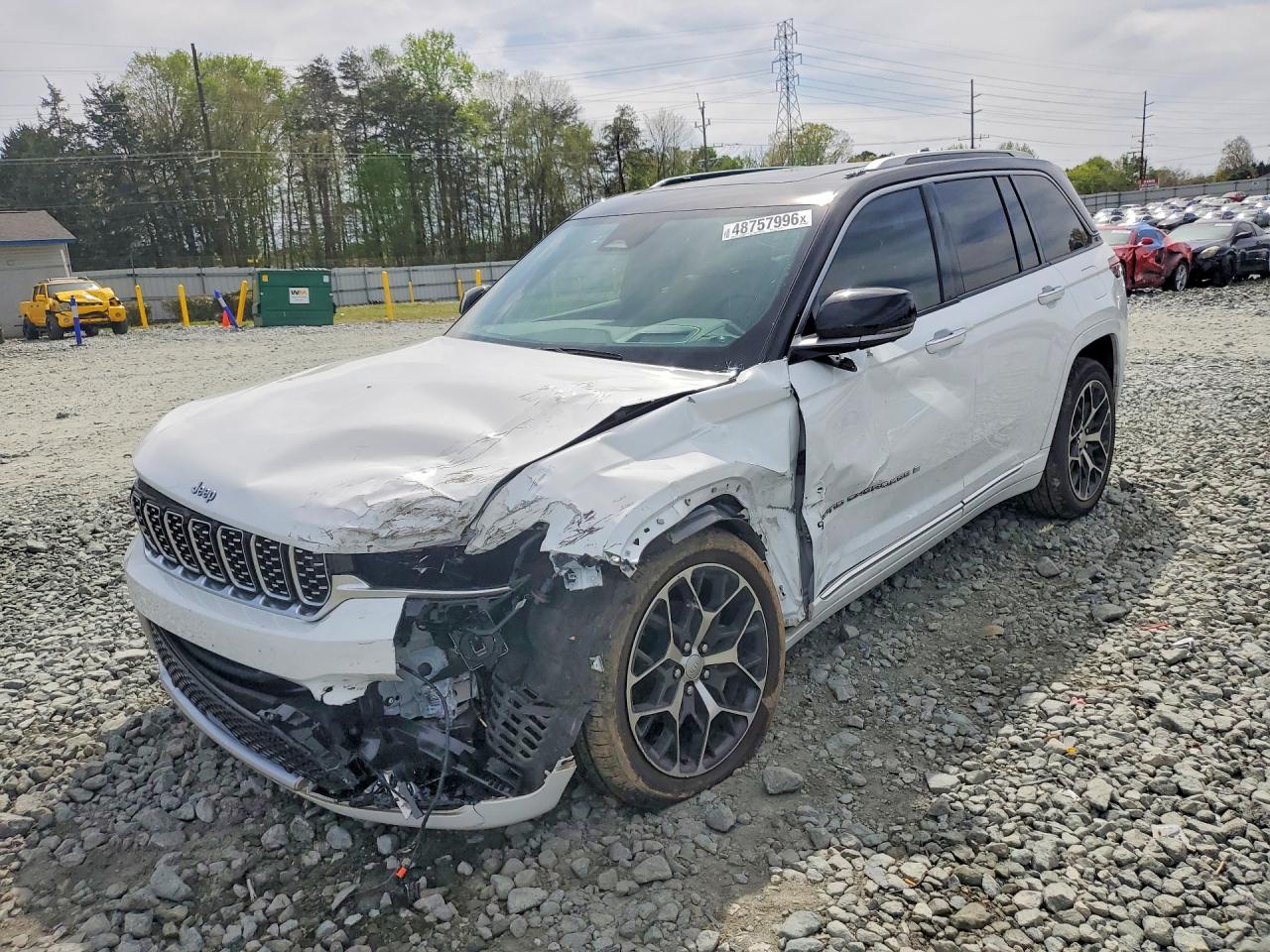 Salvage Jeep Cherokee Image