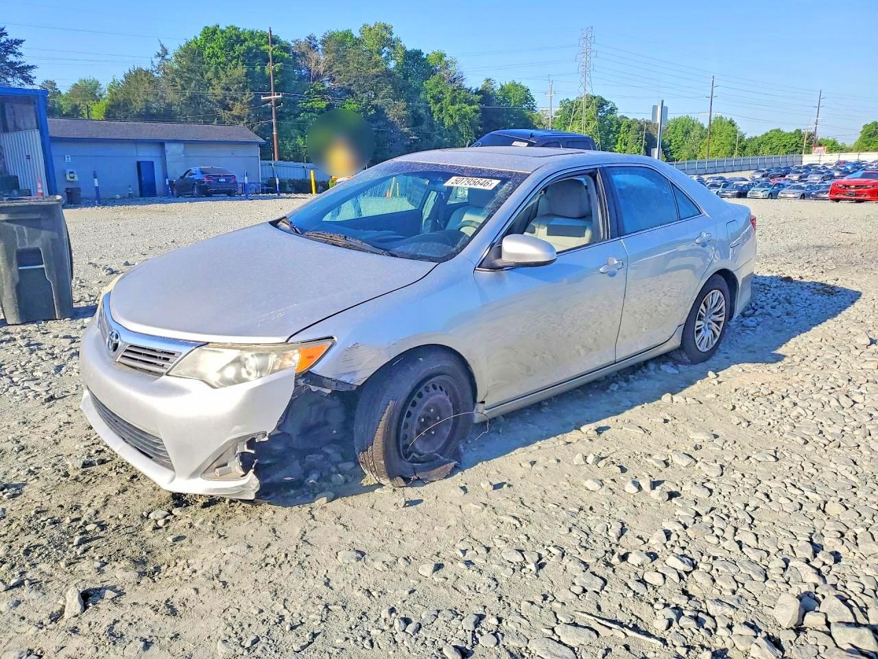 Salvage Toyota Camry Image