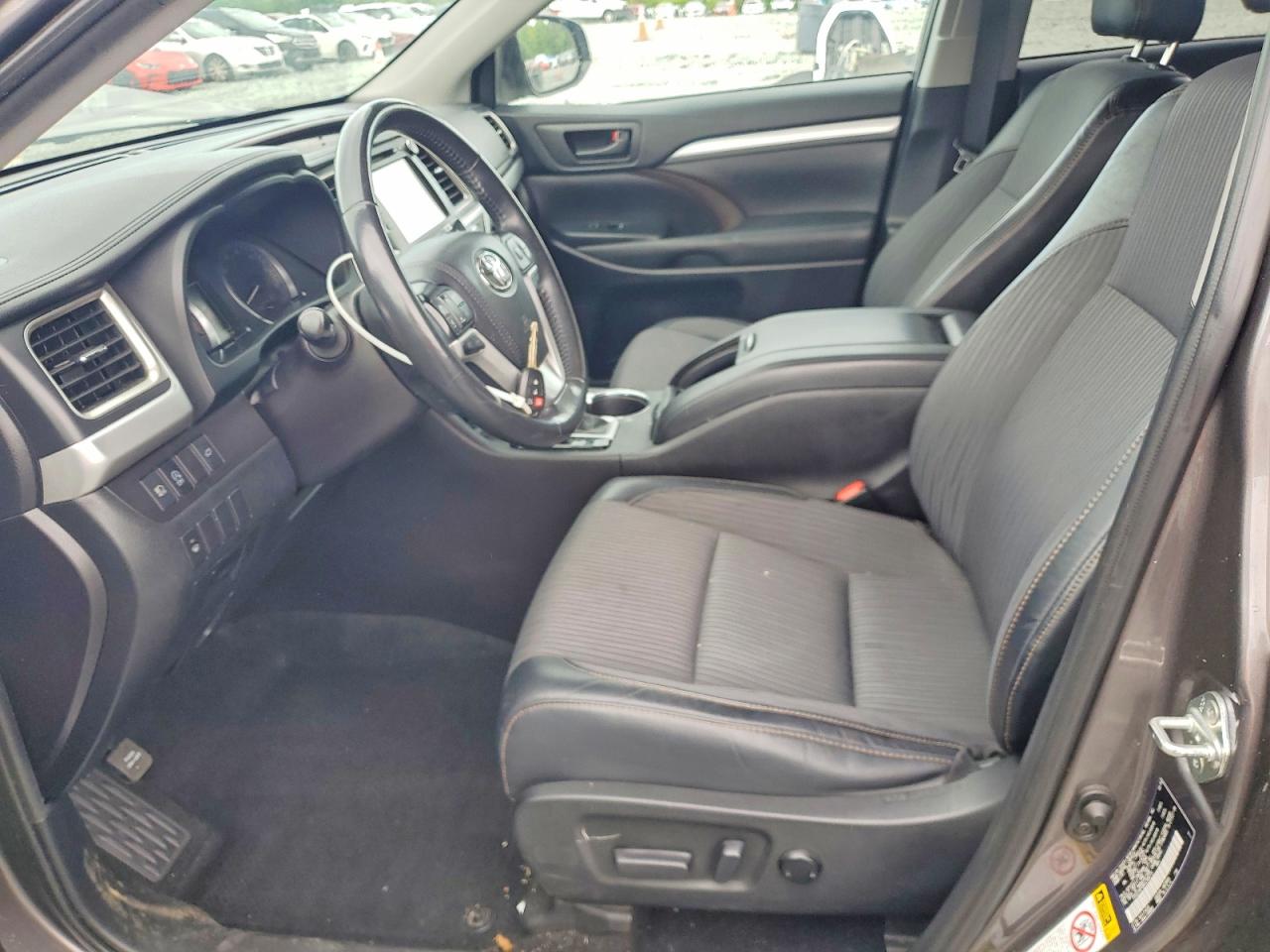 Toyota Highlander Le Plus
