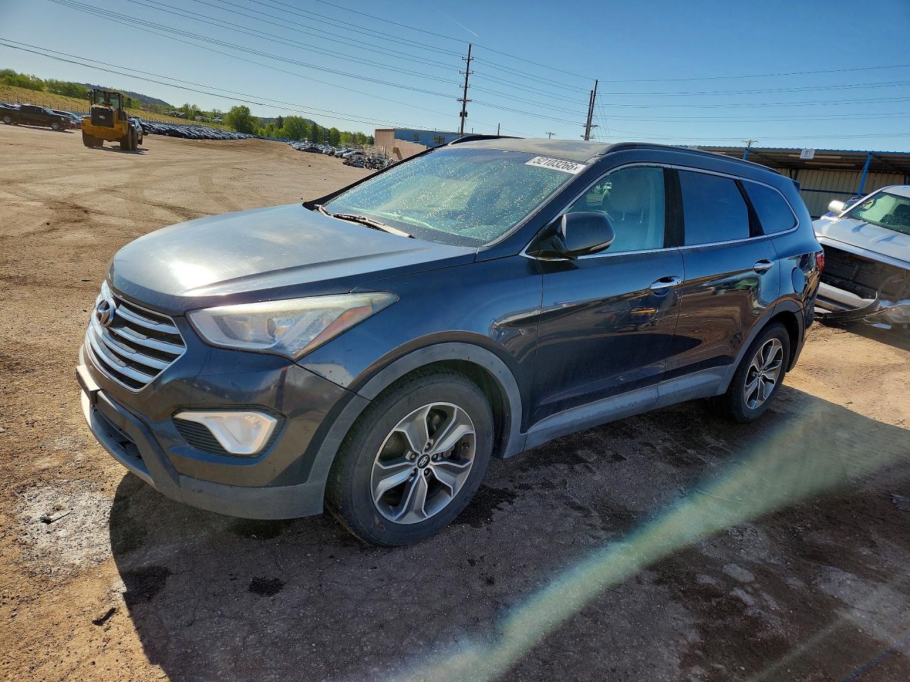 Salvage Hyundai SANTA FE Image