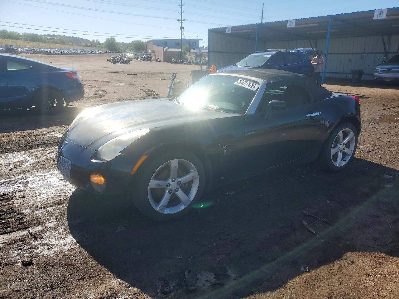 Salvage Pontiac Solstice Image