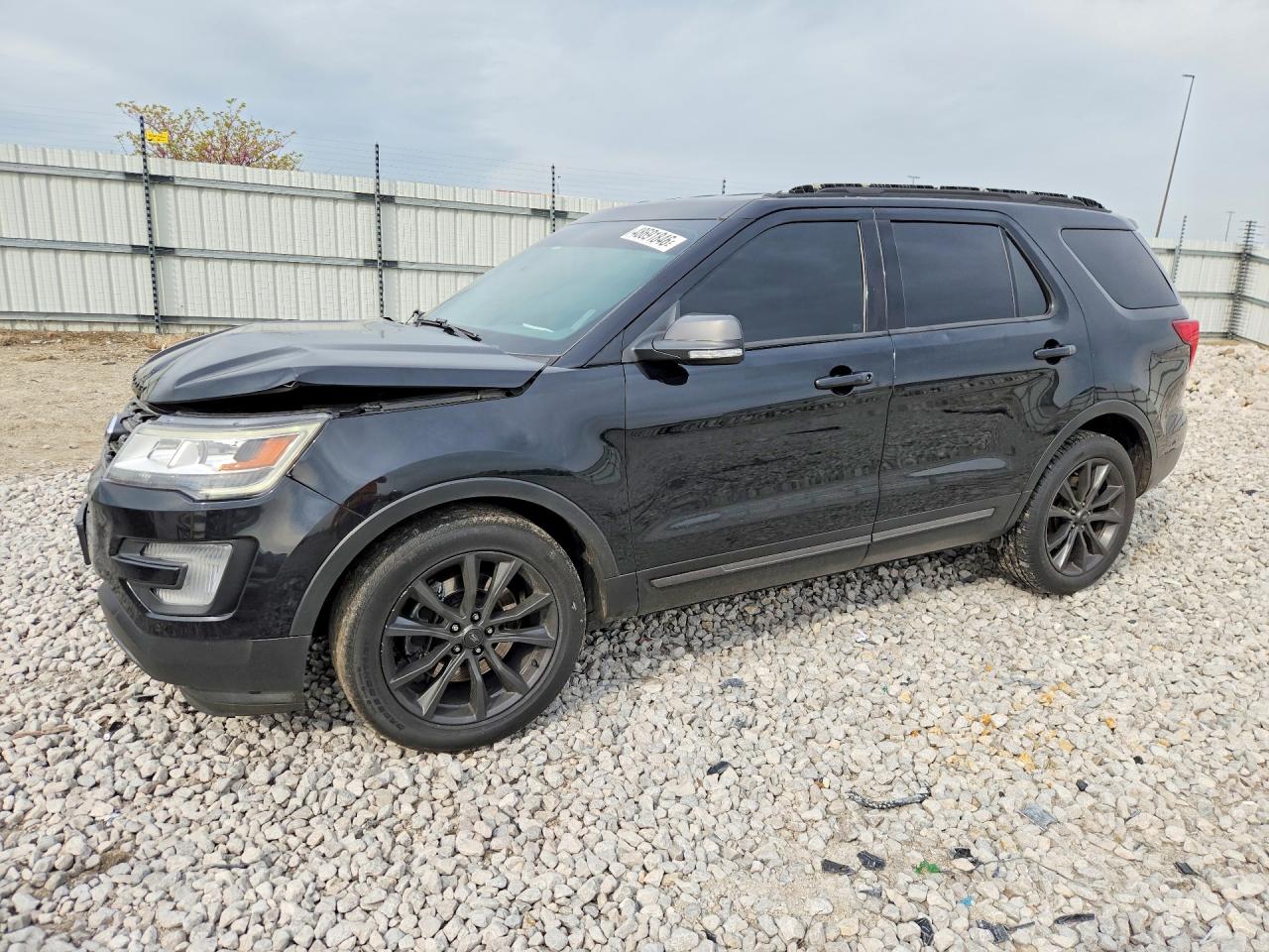 Salvage Ford Explorer Image