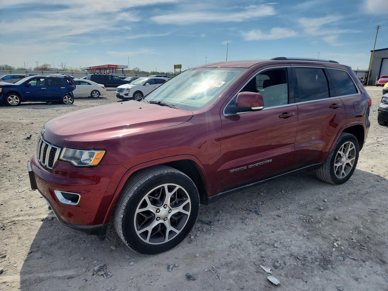 Salvage Jeep Cherokee Image
