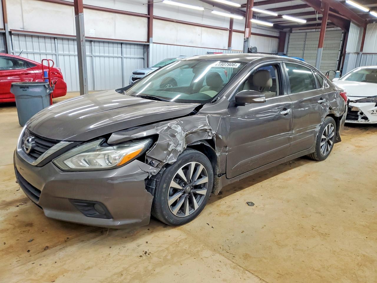 Salvage Nissan Altima Image