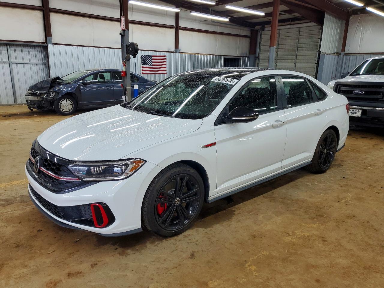 Salvage Volkswagen Jetta Image
