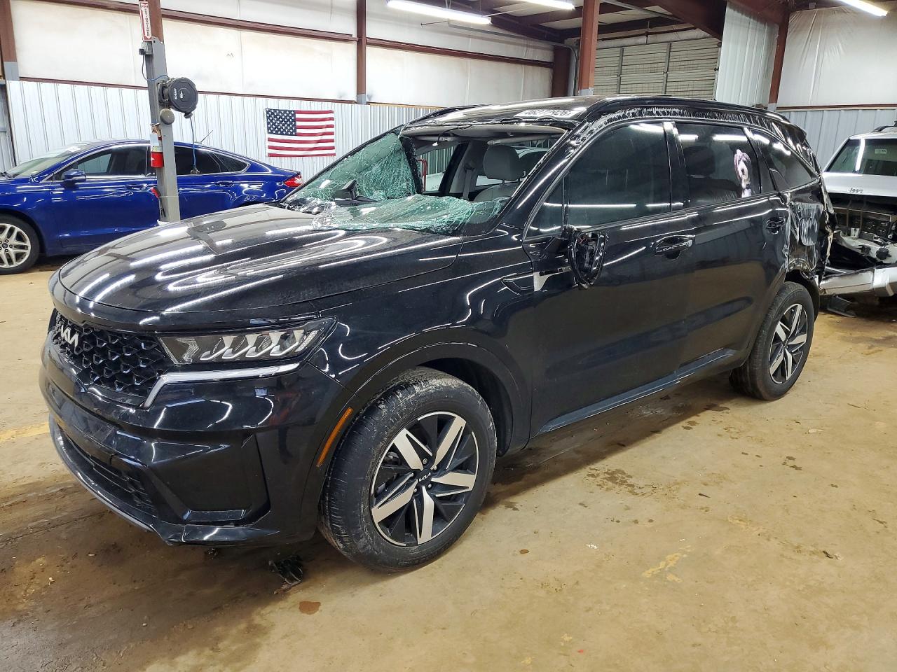 Salvage Kia Sorento Image