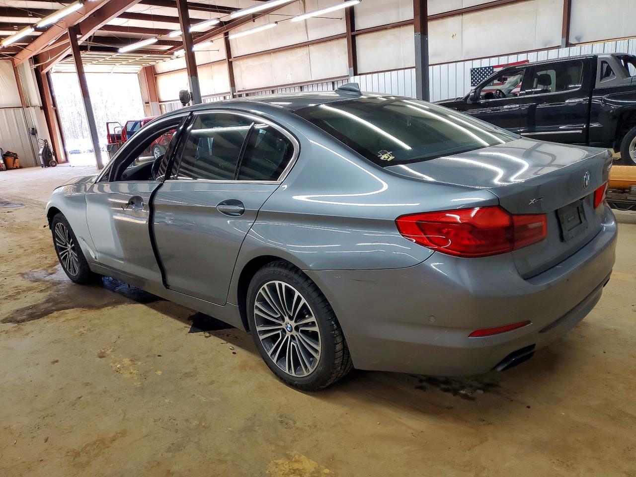 BMW 5 Series Xi