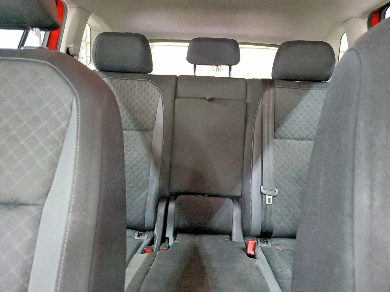Volkswagen Tiguan S