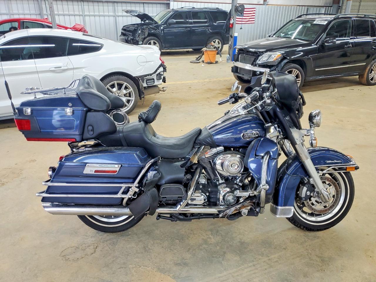 Salvage Harley-Davidson Fl Image