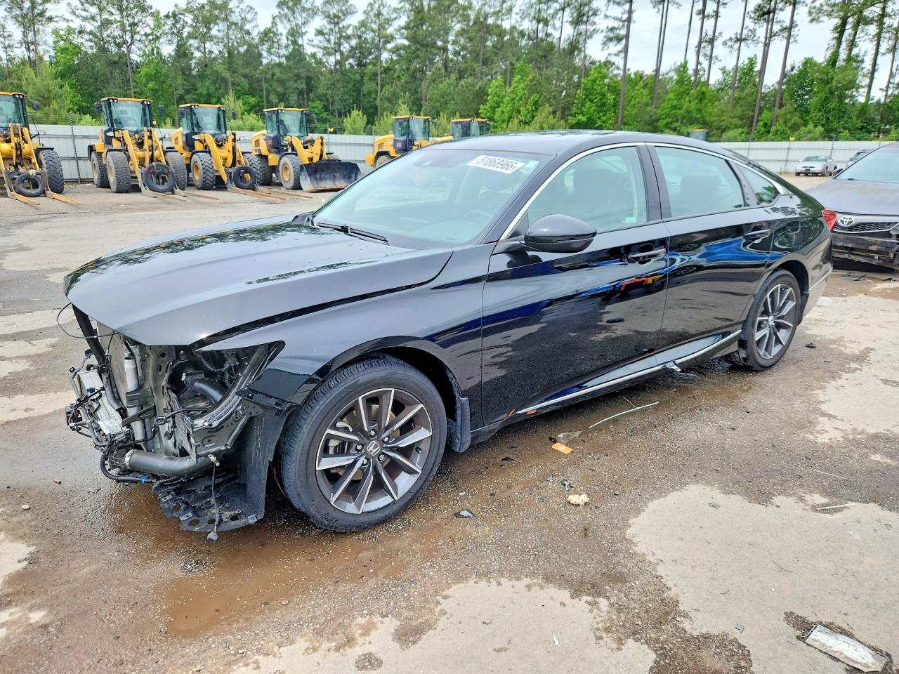 Salvage Honda Accord Image