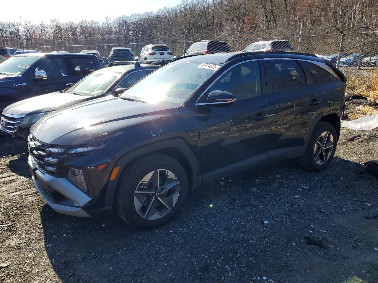 Salvage Hyundai TUCSON Image