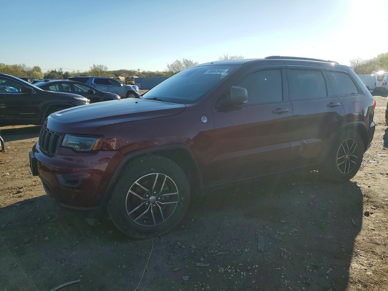 Salvage Jeep Cherokee Image