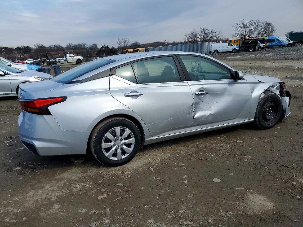 Nissan Altima S