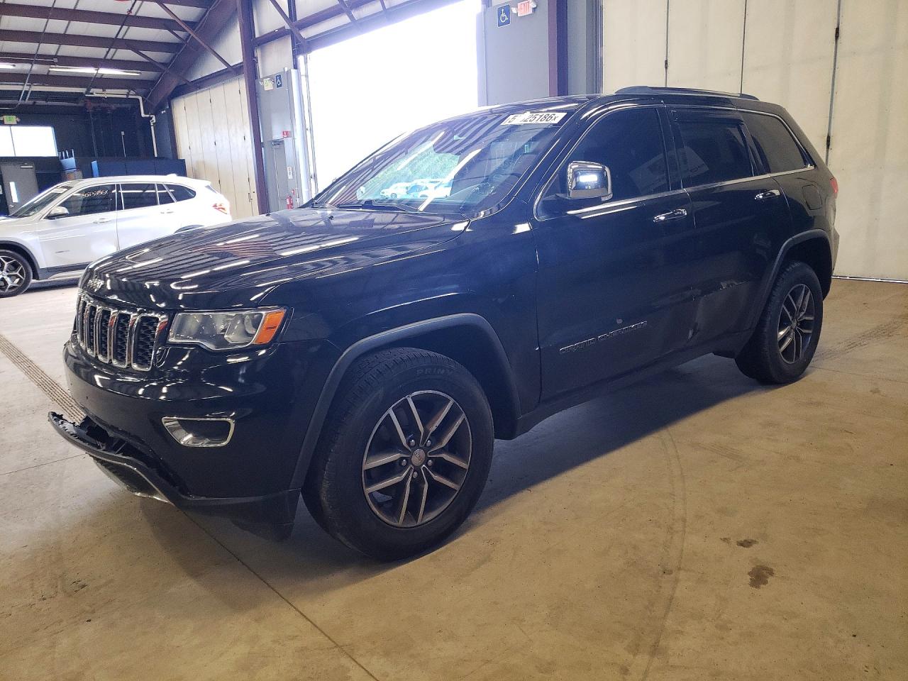 Salvage Jeep Cherokee Image