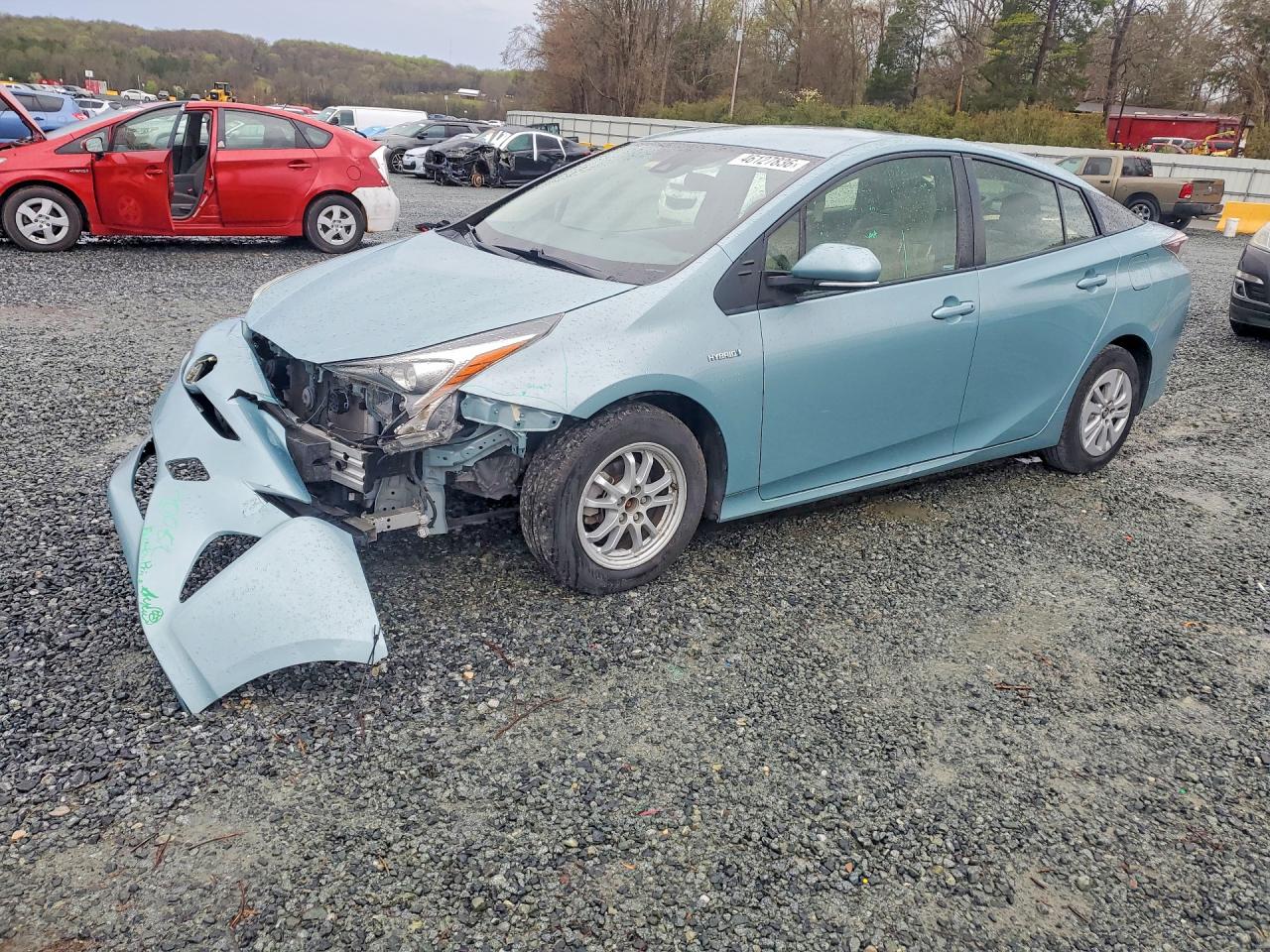 Salvage Toyota Prius Image