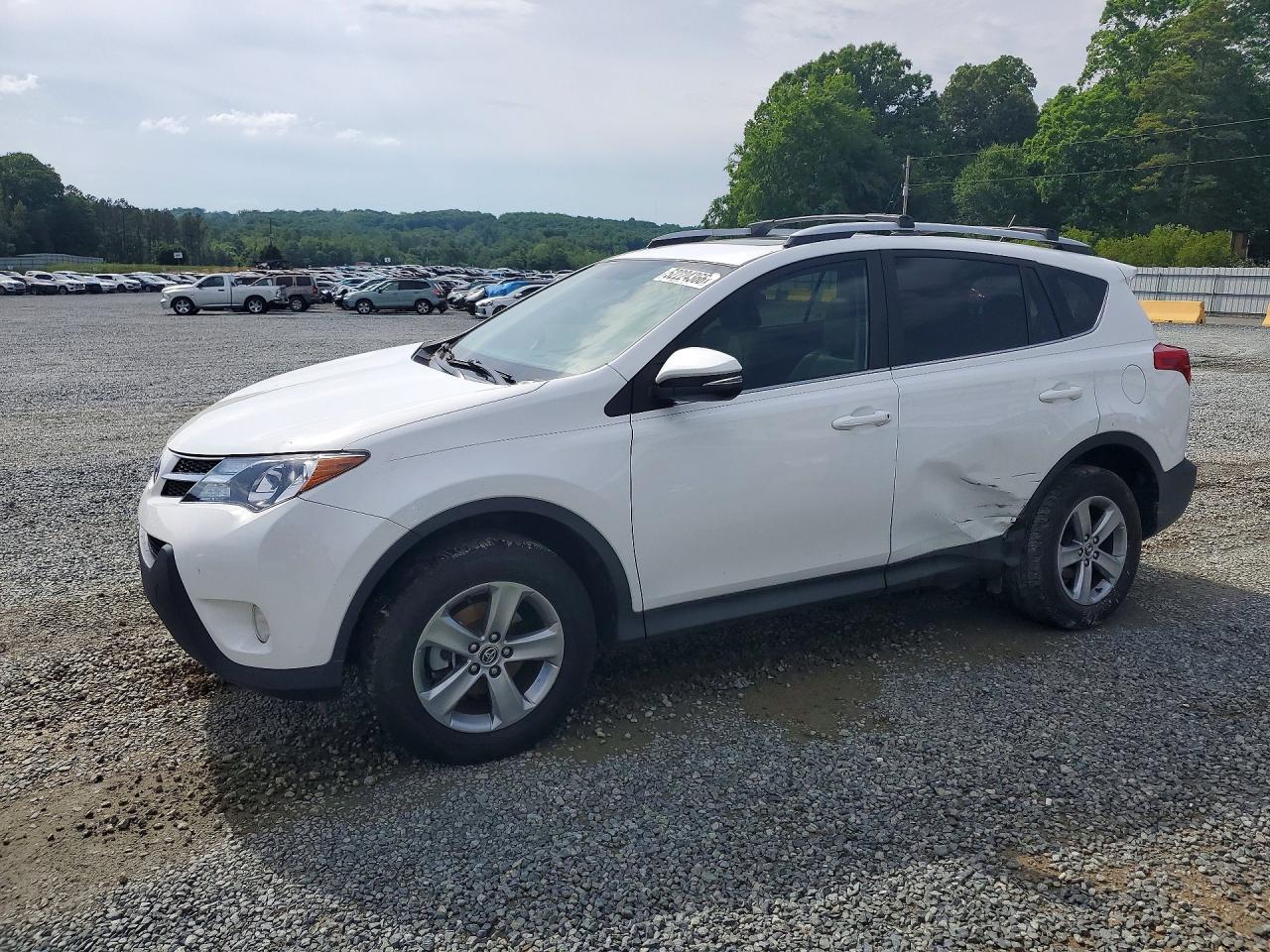Salvage Toyota RAV4 Image