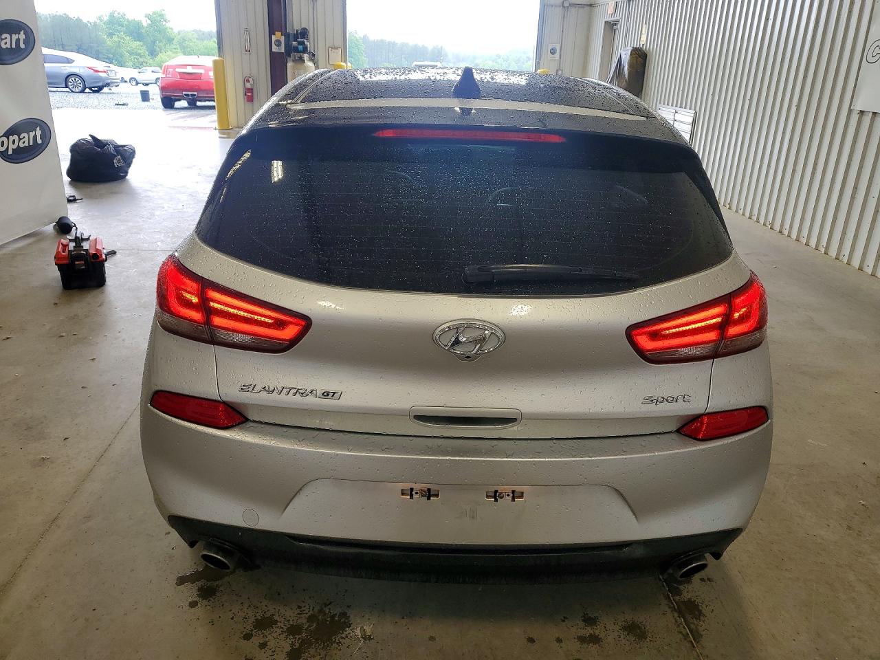Hyundai ELANTRA Sport