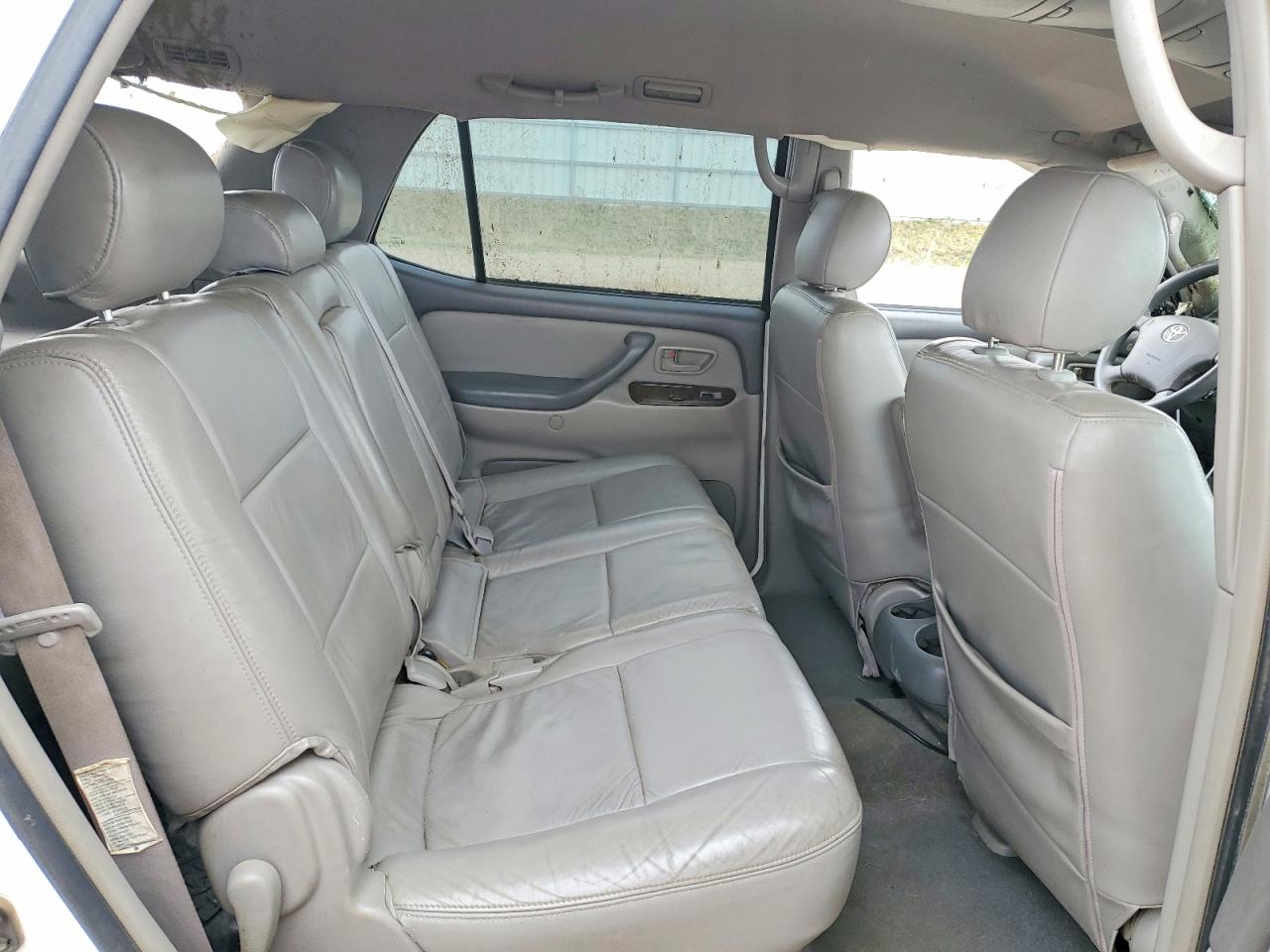 Toyota Sequoia Sr5