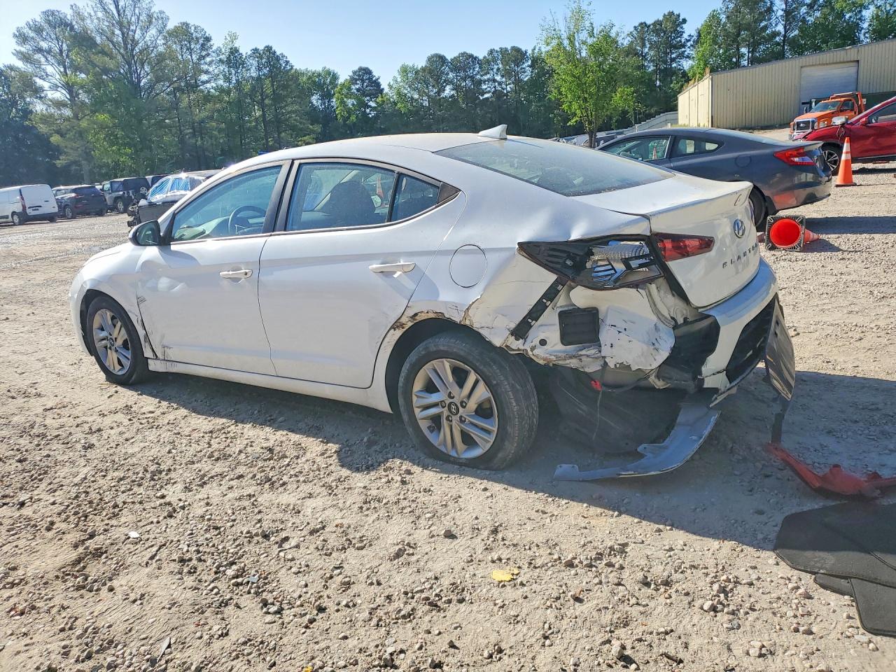 Hyundai ELANTRA Sel