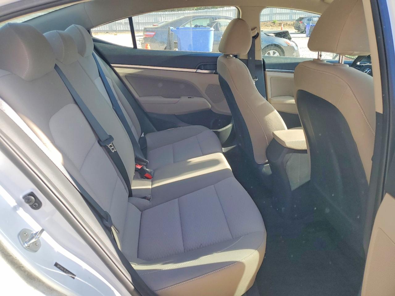 Hyundai ELANTRA Sel