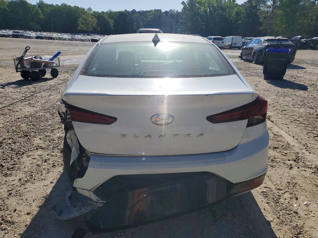 Hyundai ELANTRA Sel