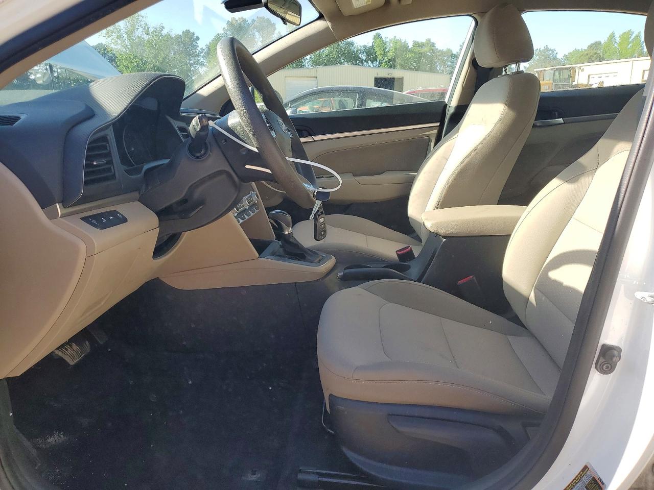 Hyundai ELANTRA Sel