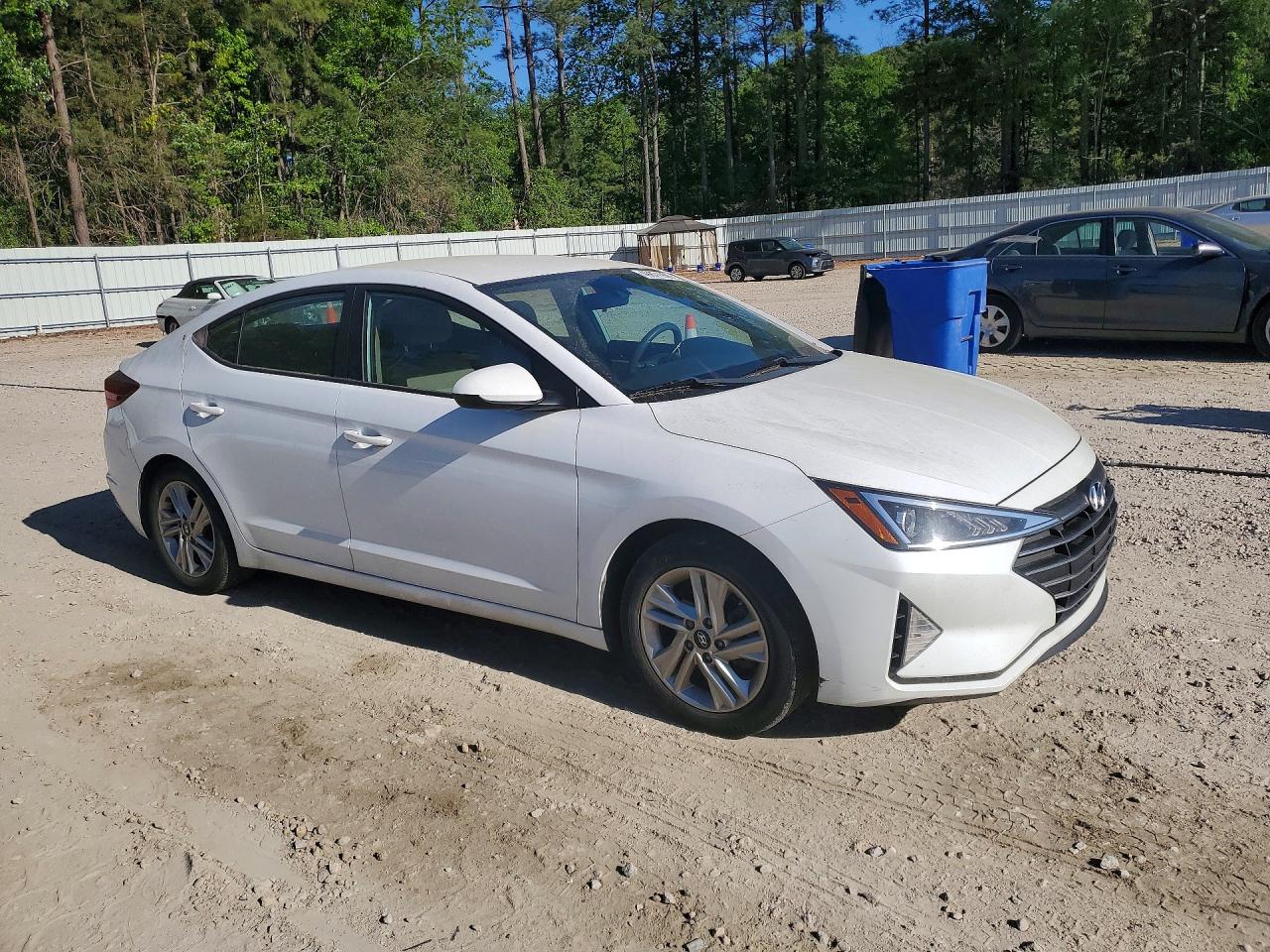 Hyundai ELANTRA Sel