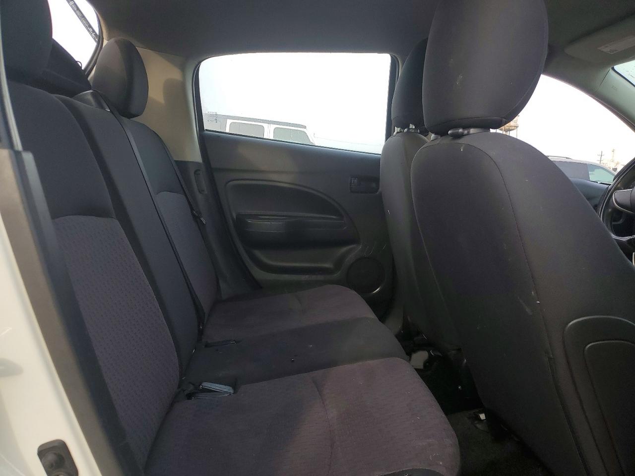 Mitsubishi Mirage Es