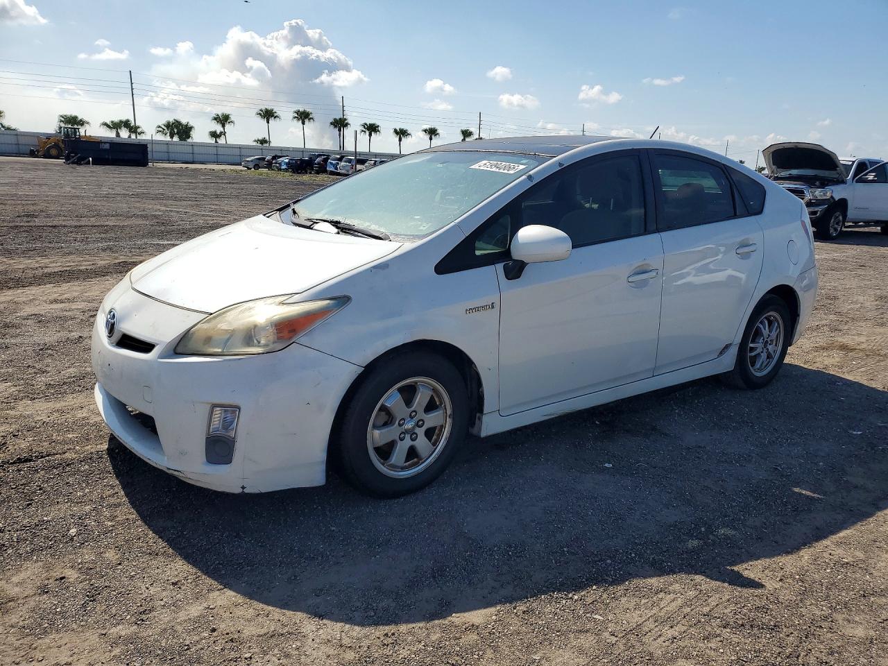 Salvage Toyota Prius Image
