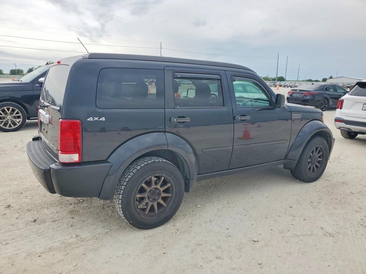 Dodge Nitro Sxt