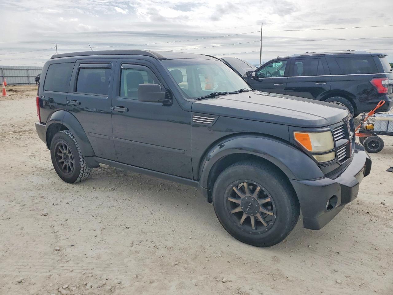 Dodge Nitro Sxt
