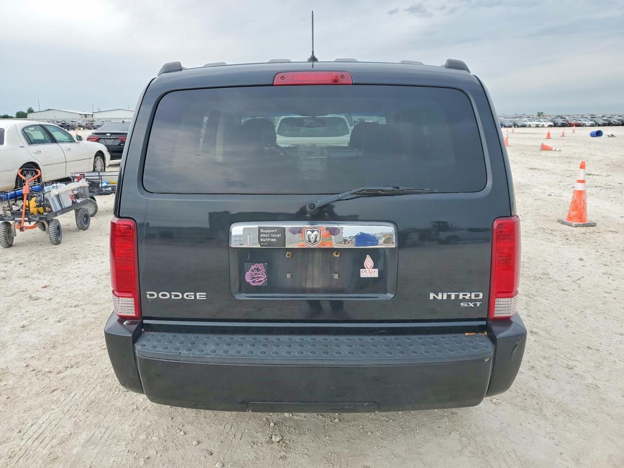 Dodge Nitro Sxt