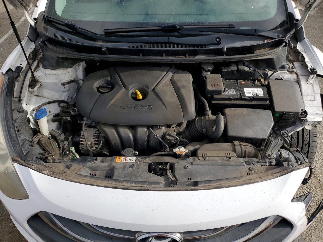Hyundai ELANTRA Base