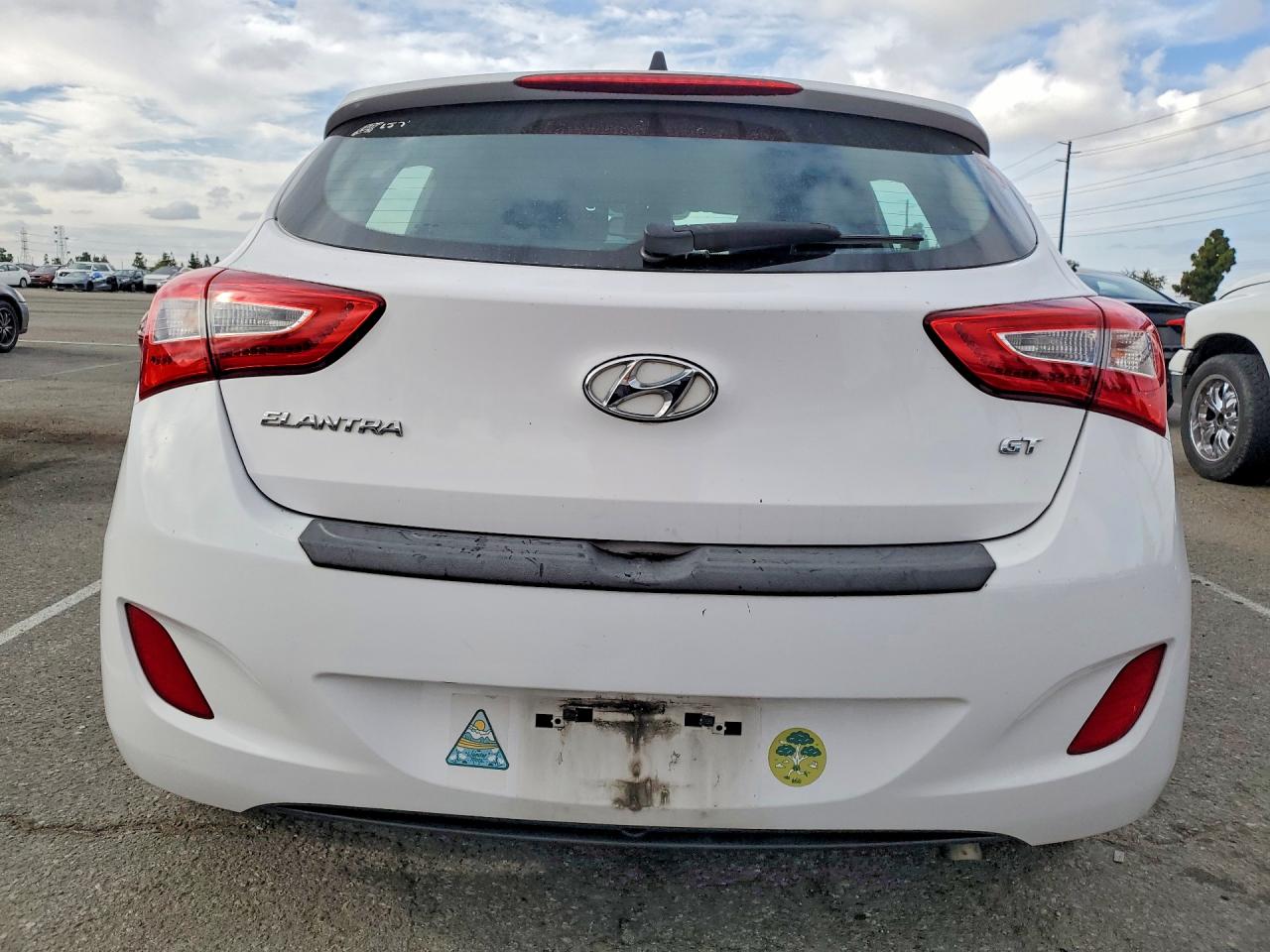 Hyundai ELANTRA Base