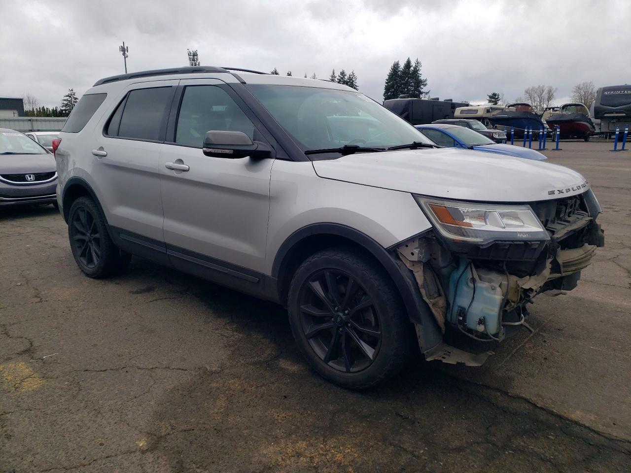 Ford Explorer Xlt
