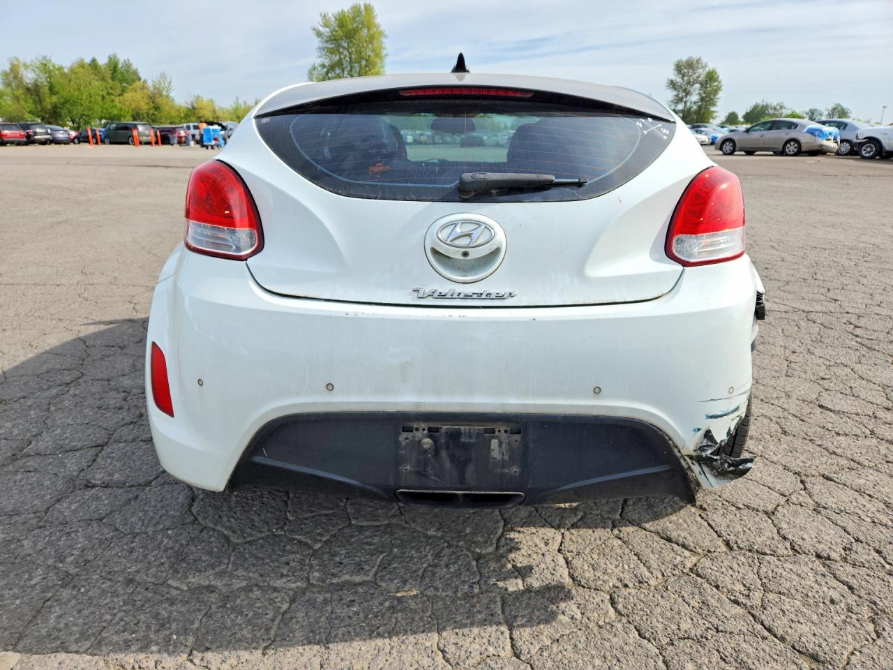 Hyundai VELOSTER Base