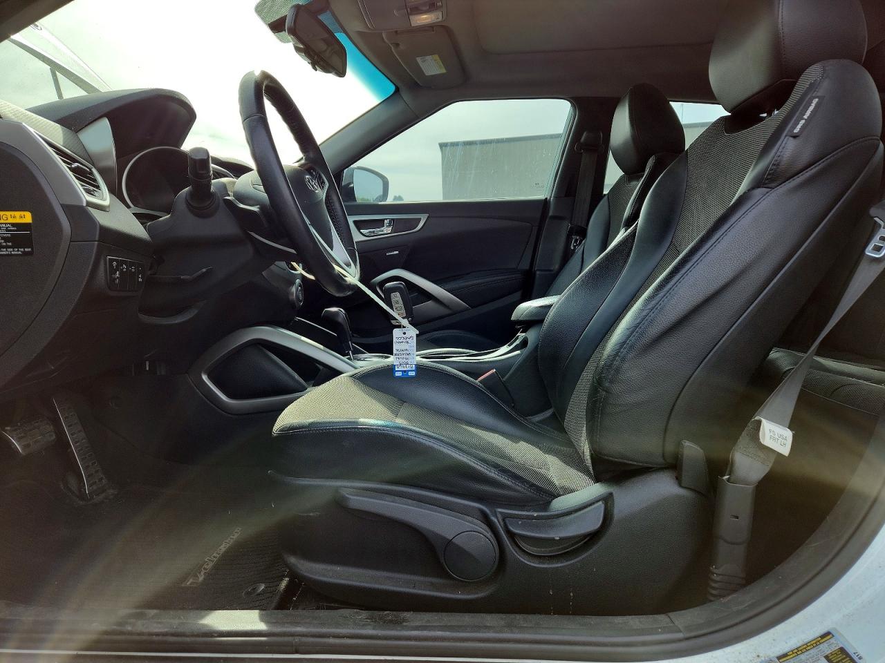 Hyundai VELOSTER Base