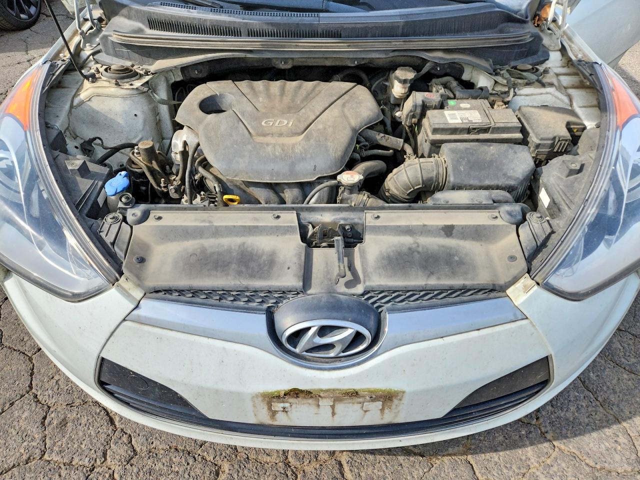 Hyundai VELOSTER Base