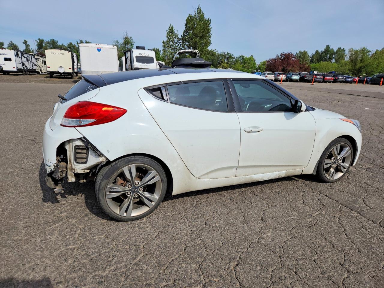 Hyundai VELOSTER Base