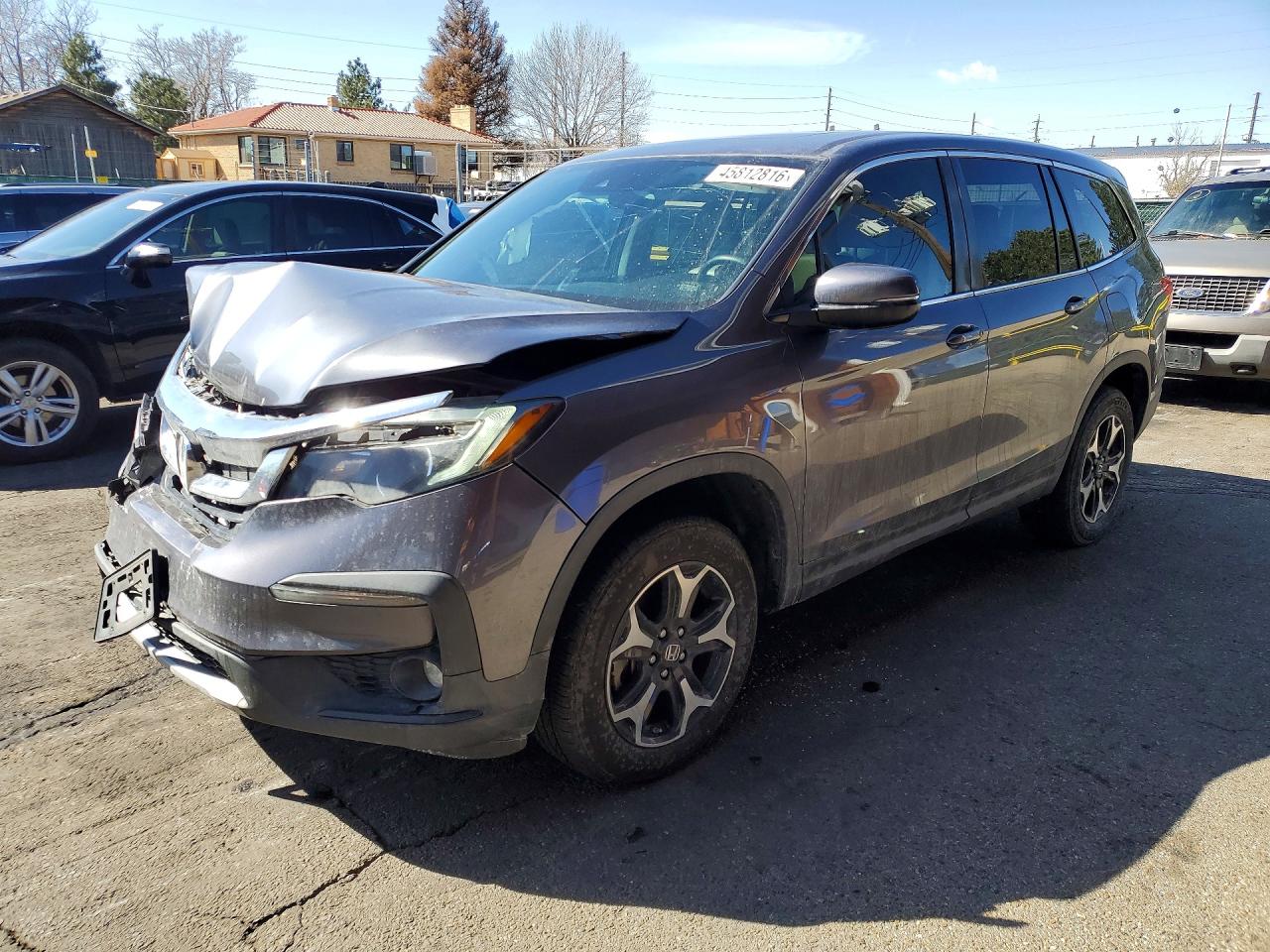 Salvage Honda Pilot Image