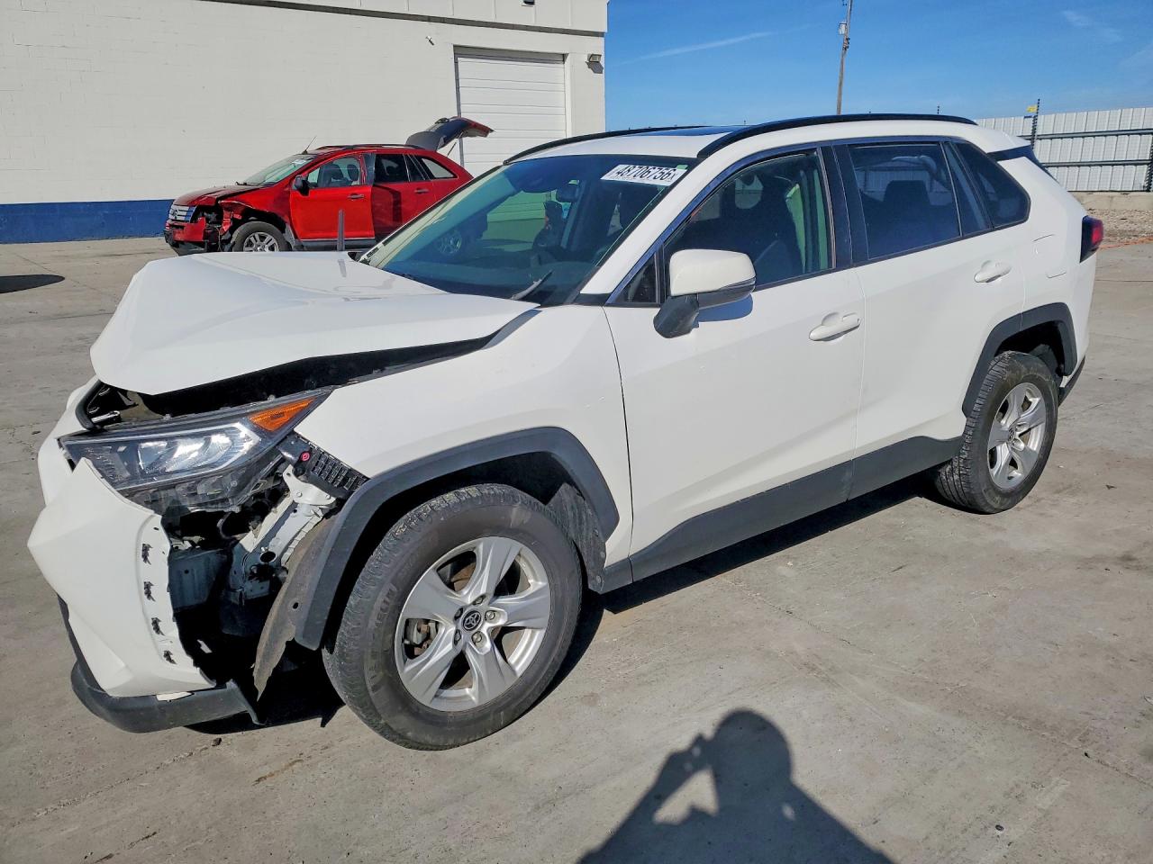 Salvage Toyota RAV4 Image