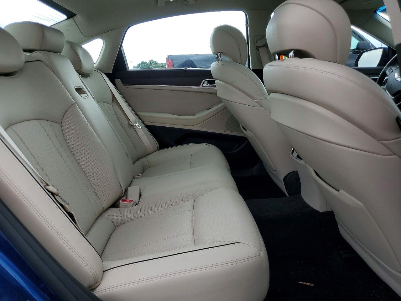 Hyundai Genesis 3.8l