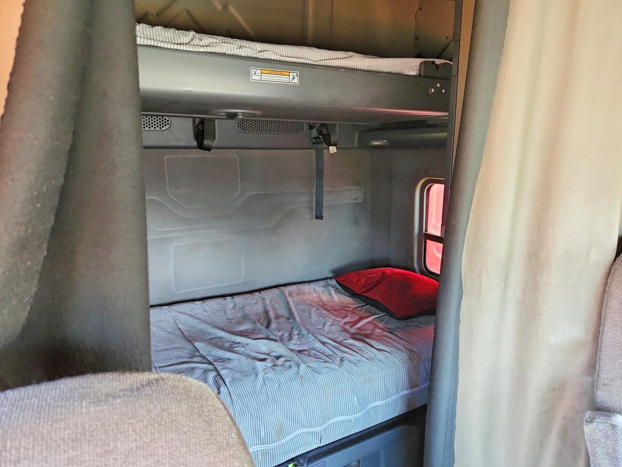 Freightliner Cascadia 125