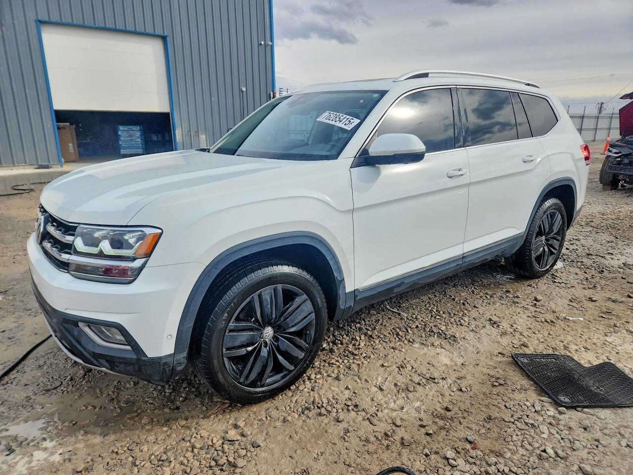 Salvage Volkswagen Atlas Image