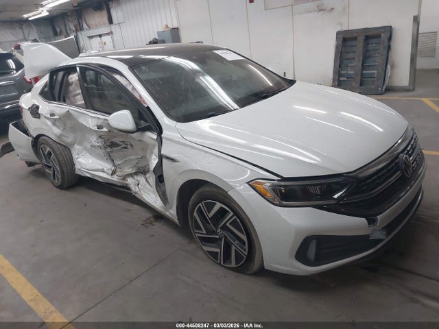 Salvage Volkswagen Jetta Image