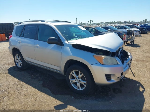 Salvage Toyota RAV4 Image