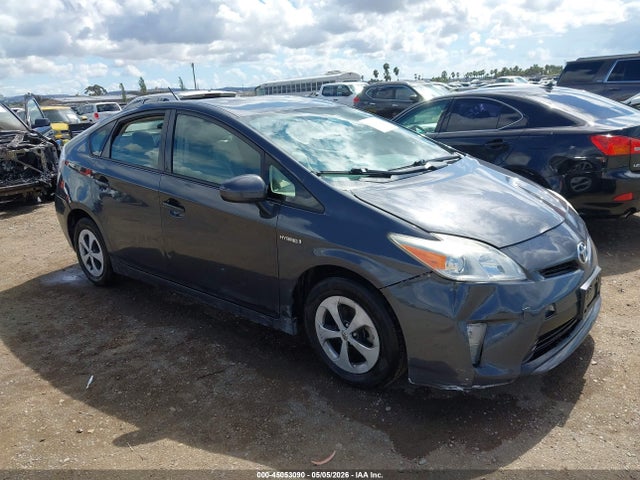 Salvage Toyota Prius Image