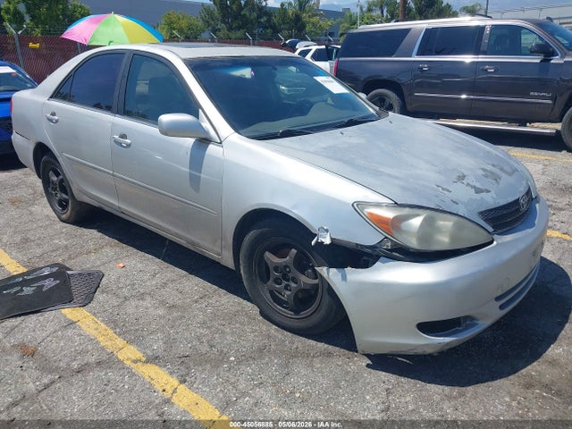 Salvage Toyota Camry Image