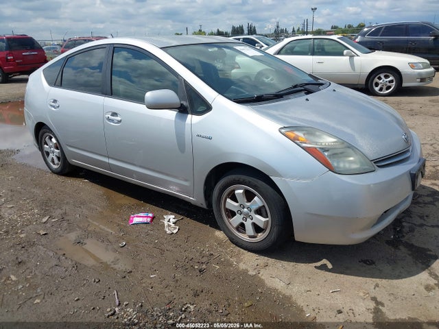 Salvage Toyota Prius Image
