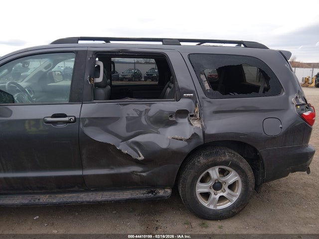 Toyota Sequoia Sr5 5.7l V8